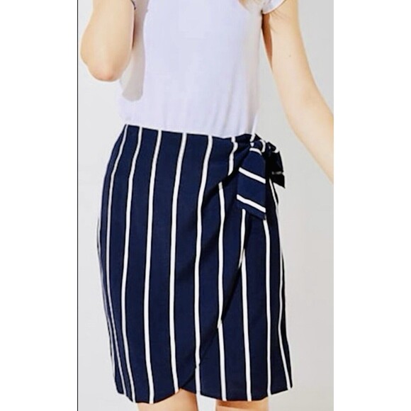 Loft Woman Size 4 Wrap Lined Side Tie Striped Skirt Career Formal Closet Staple - Picture 1 of 10